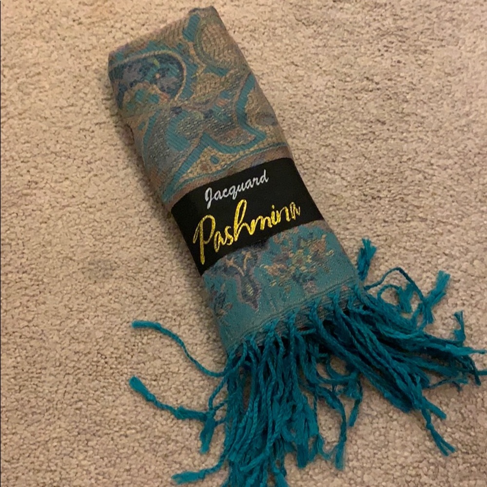 Scarf/shawl